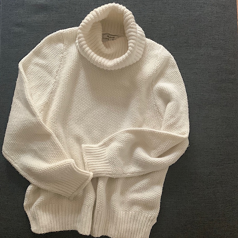 MADEWELL roomy turtleneck sweater.